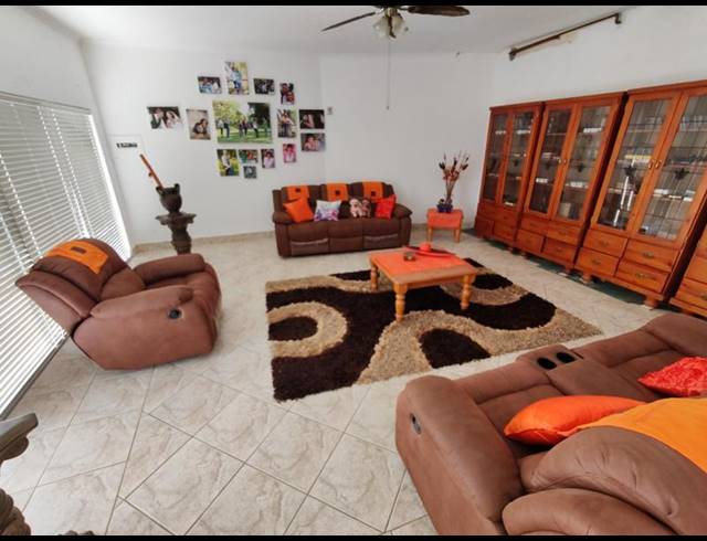 5 BEDROOM HOUSE FOR SALE IN MISTY BAY